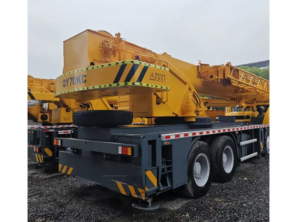 รถเครน 70 TON รุ่น QY70K5D